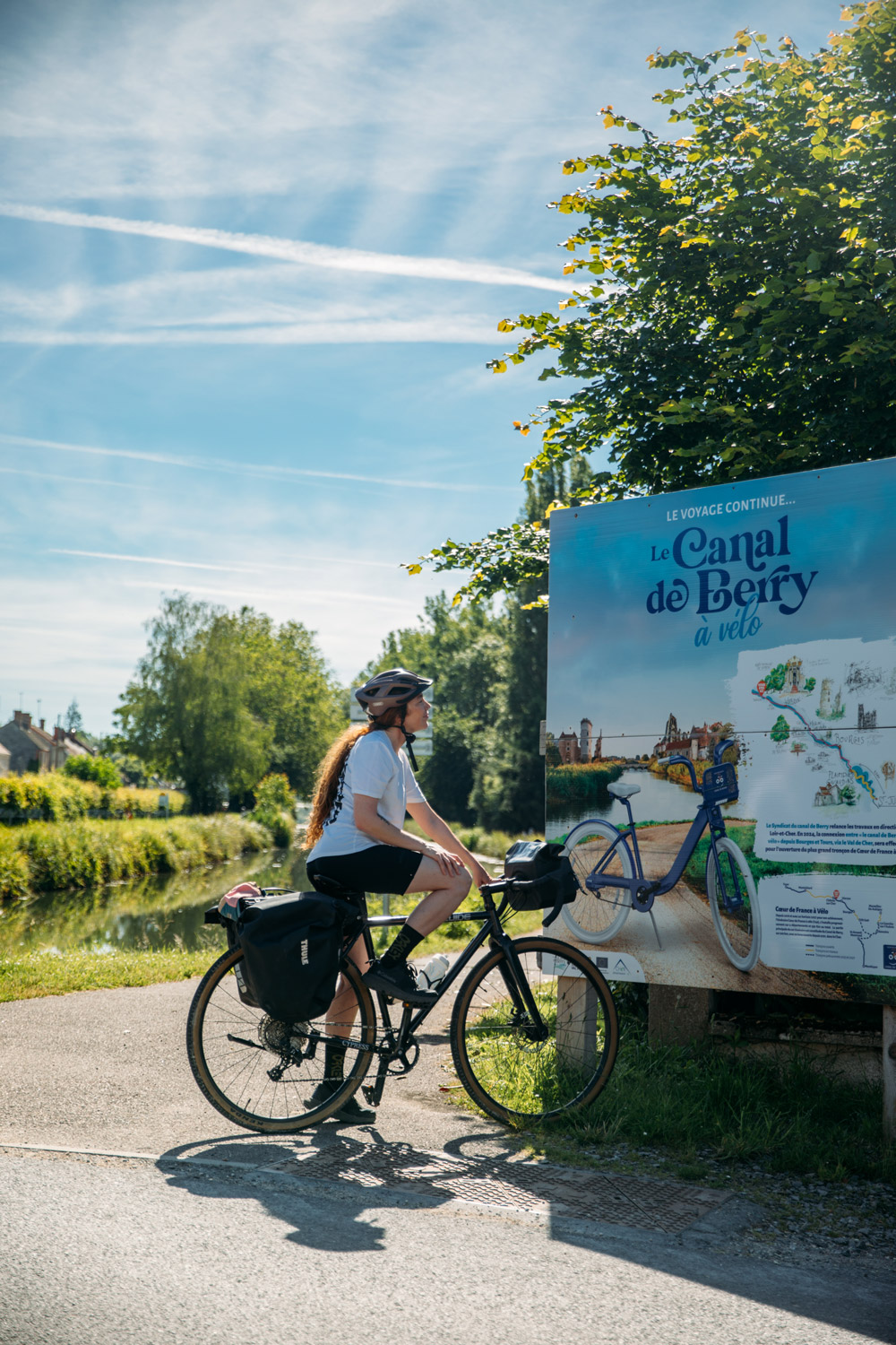 Panneau d'information Canal du Berry à vélo