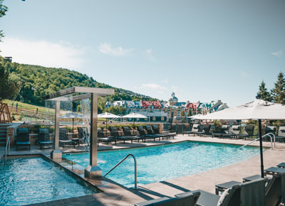 La piscine du Fairmont Tremblant