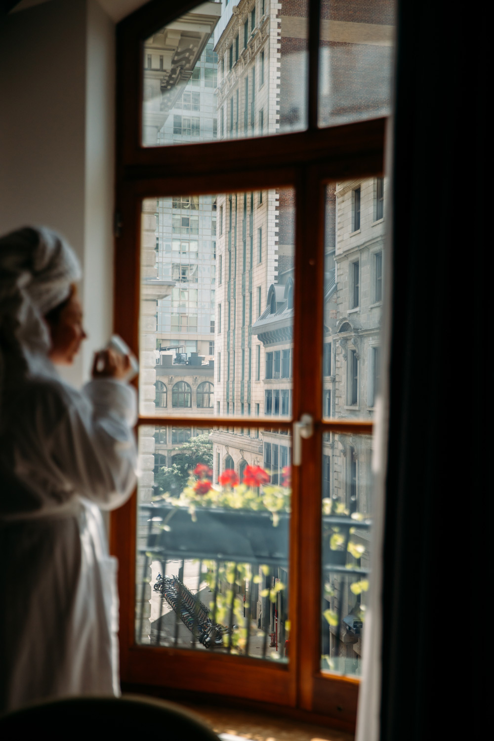 Vue sur le Vieux-Montréal depuis la suite angle de l'hôtel Gault